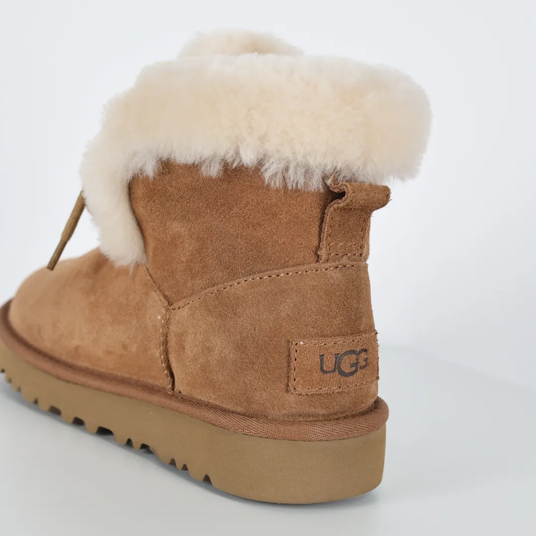 Pick up locally 💰620. The core recommendation is good price. The platform’s foreign trade is exclusively for UGG Classic women’s snow boots 1174576. Produced by the ten-year-old brand shoemaking factory production line. Pay attention to every detail. Longfeng A-grade genuine sheep fur is integrated. It is built in full compliance with the ZP process. Size: 35 36 37 38 39 40